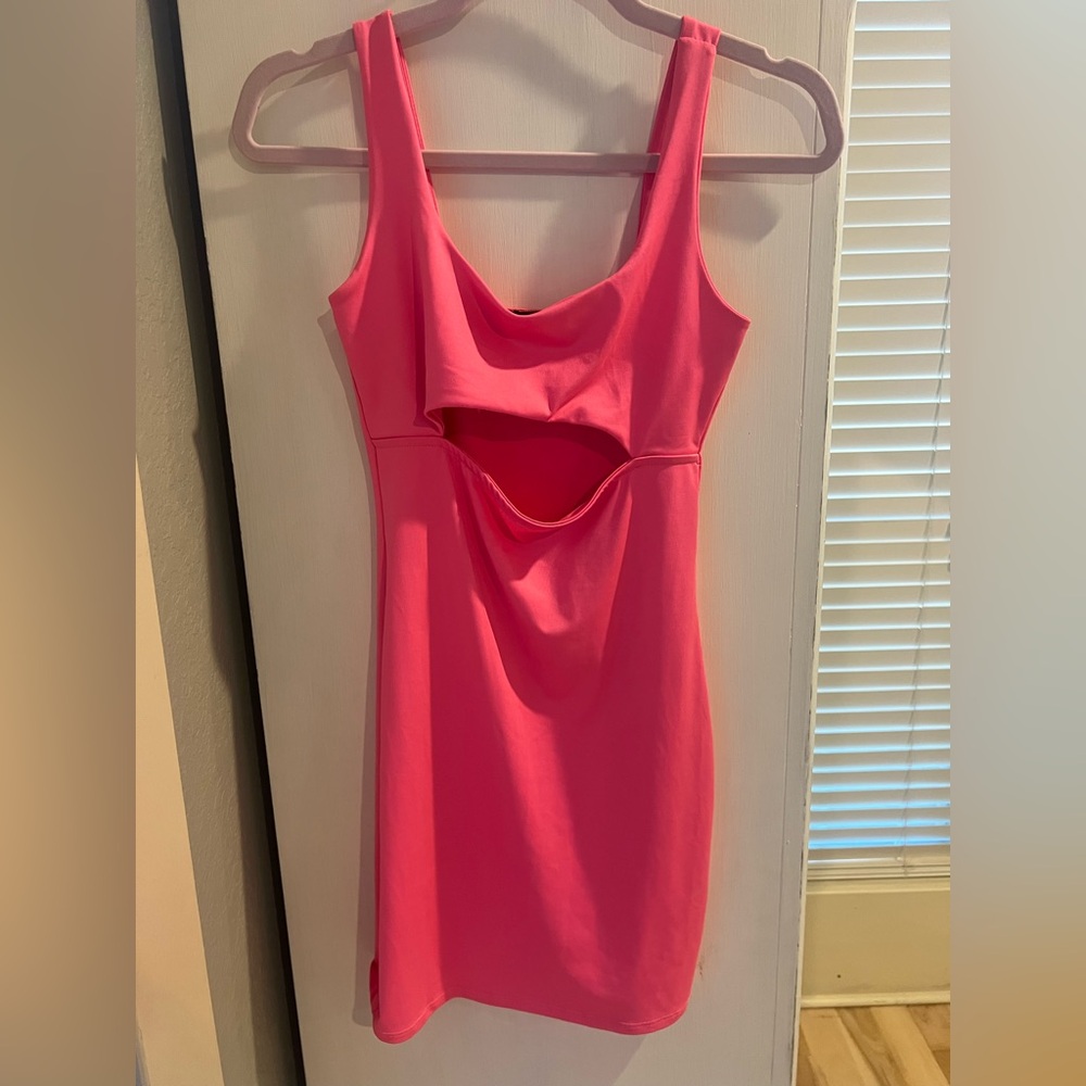 Forever 21 bodycon dress with front cut out. Barbie pink. Size Small! - Picture 2 of 3